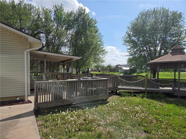 129 NW 251st Road, Clinton, MO 64735