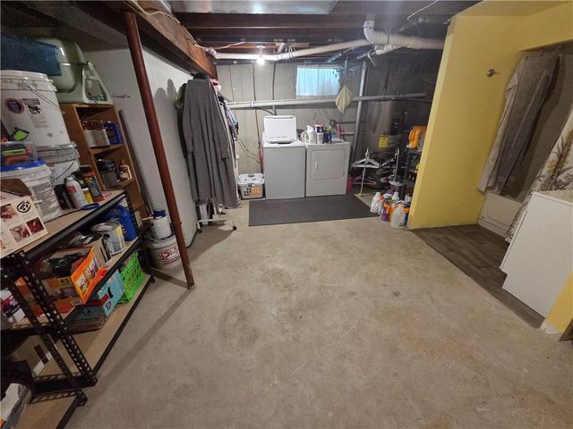 129 NW 251st Road, Clinton, MO 64735
