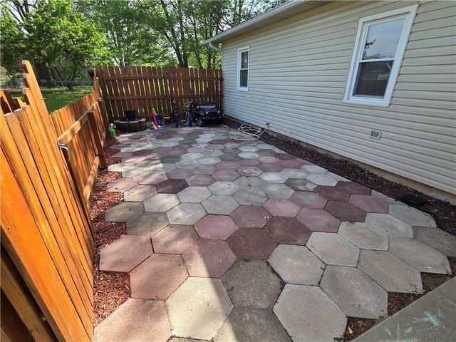 129 NW 251st Road, Clinton, MO 64735