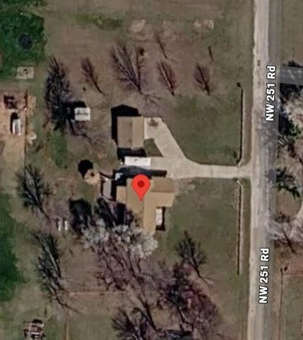 129 NW 251st Road, Clinton, MO 64735