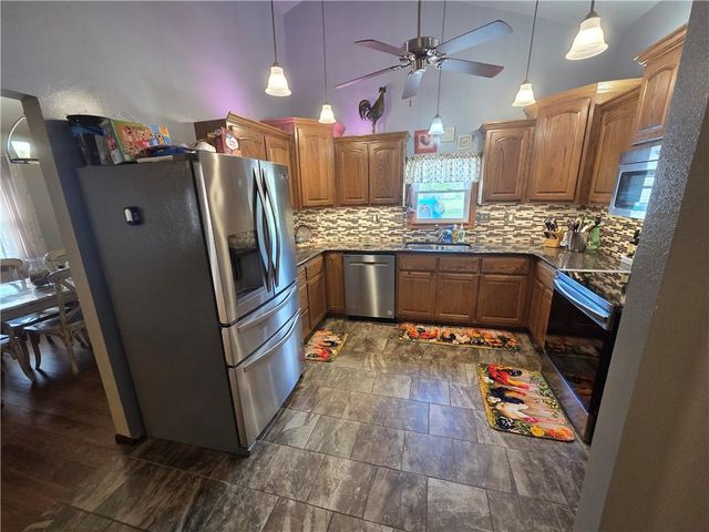 129 NW 251st Road, Clinton, MO 64735