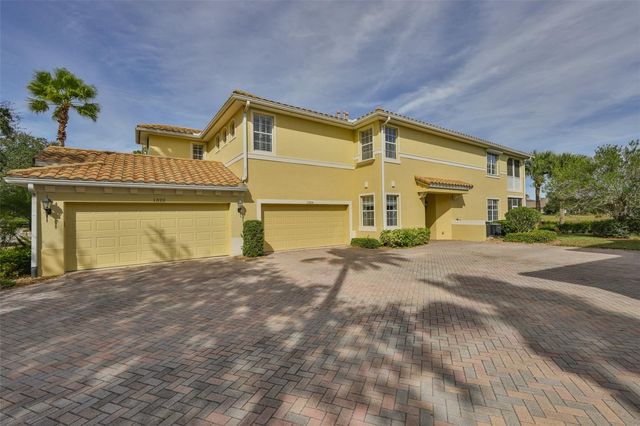 1324 EMERALD DUNES DRIVE, Sun City Center, FL 33573