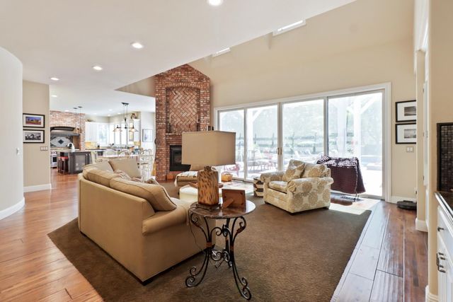 10910 Chambeau Way, Elk Grove, CA 95624