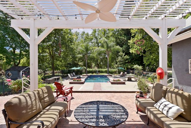 10910 Chambeau Way, Elk Grove, CA 95624