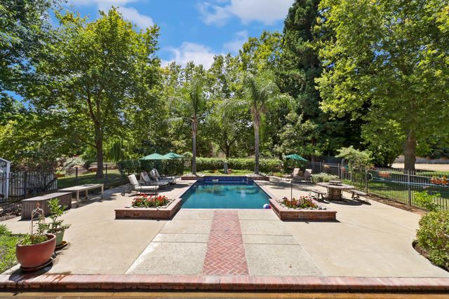10910 Chambeau Way, Elk Grove, CA 95624