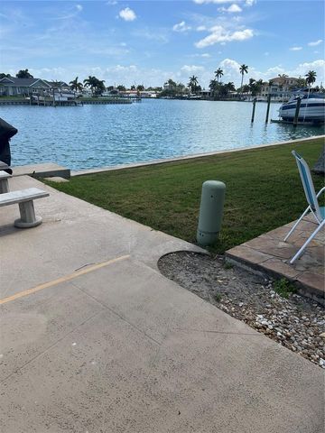 11655 3RD STREET E 8, Treasure Island, FL 33706