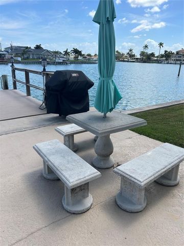 11655 3RD STREET E 8, Treasure Island, FL 33706