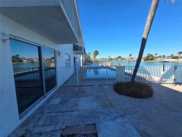 11655 3RD STREET E 8, Treasure Island, FL 33706