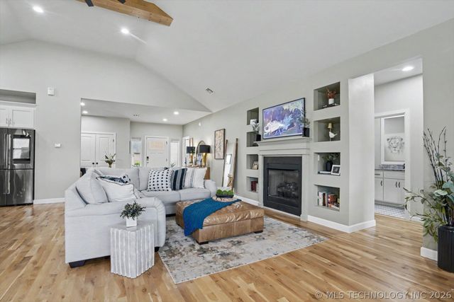 3051 N Dogwood Drive, Catoosa, OK 74015