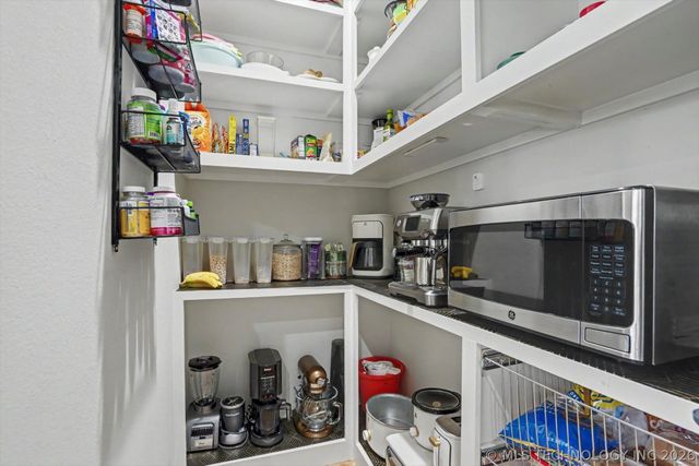 3051 N Dogwood Drive, Catoosa, OK 74015