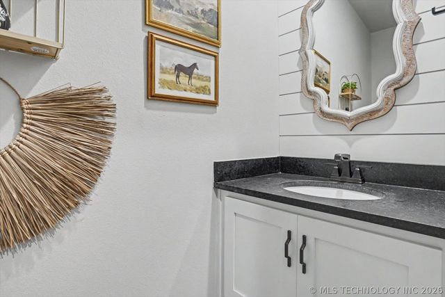 3051 N Dogwood Drive, Catoosa, OK 74015