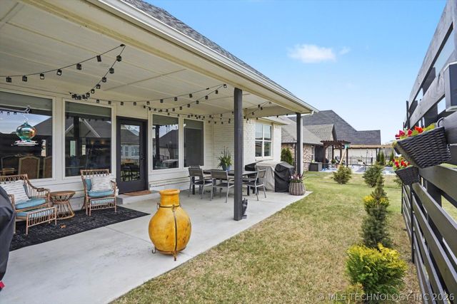 3051 N Dogwood Drive, Catoosa, OK 74015