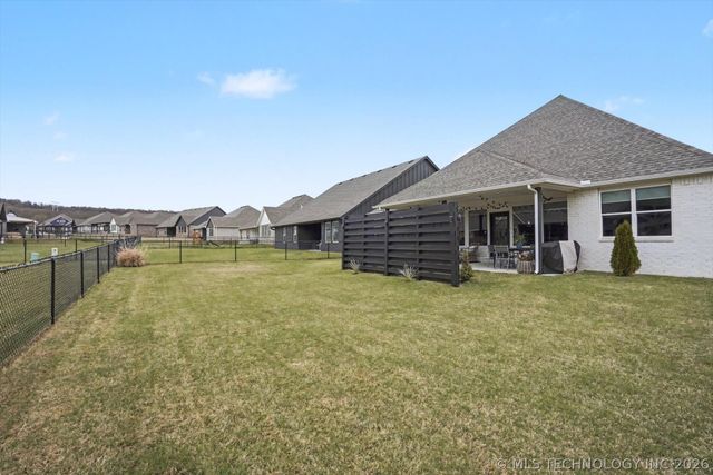 3051 N Dogwood Drive, Catoosa, OK 74015