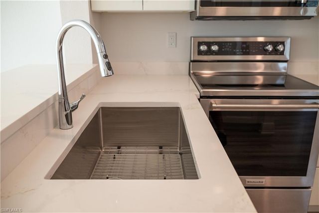 3235 Cypress Glen WAY # 309, Naples, FL 34109