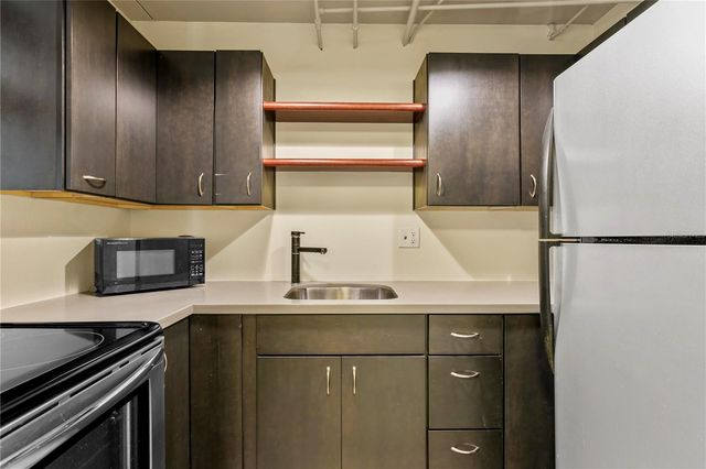 2302 MANHATTAN 111, Tampa, FL 33629