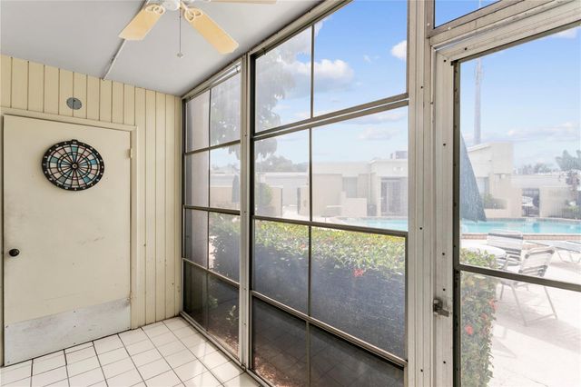 2302 MANHATTAN 111, Tampa, FL 33629