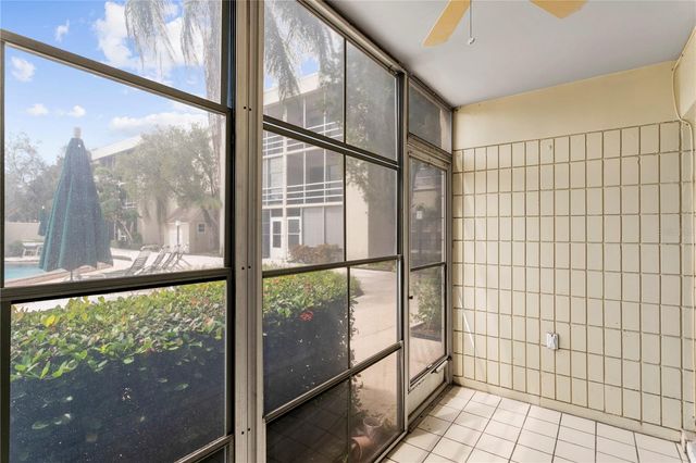 2302 MANHATTAN 111, Tampa, FL 33629