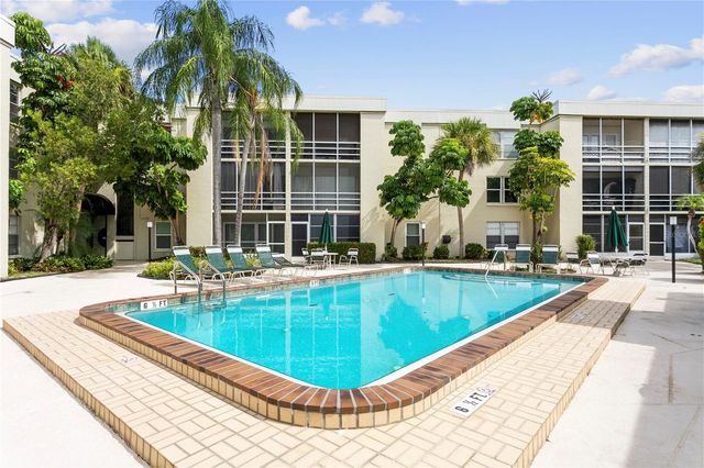 2302 MANHATTAN 111, Tampa, FL 33629