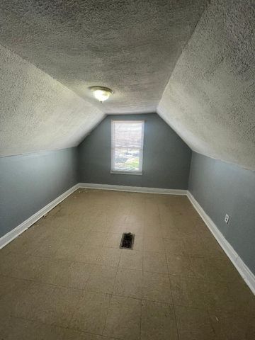 8136 S Exchange Avenue 2, Chicago, IL 60617