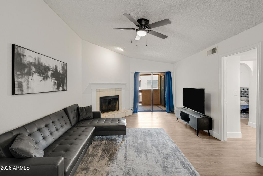 3031 N Civic Center Plaza 349, Scottsdale, AZ 85251