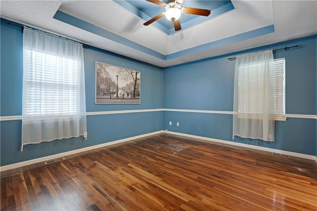 2400 NE Dale Hunter Drive, Lee's Summit, MO 64086