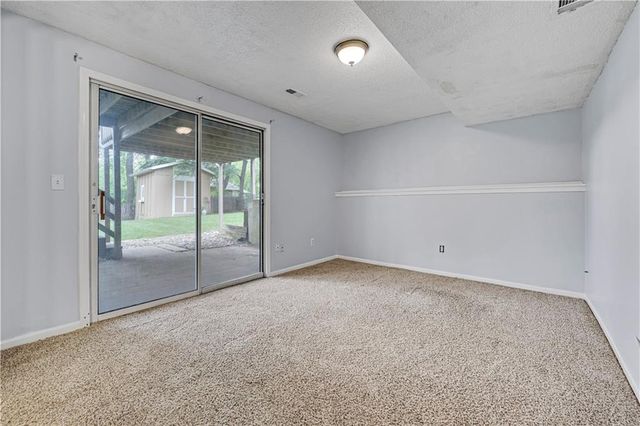 2400 NE Dale Hunter Drive, Lee's Summit, MO 64086