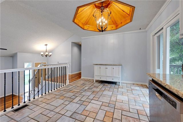 2400 NE Dale Hunter Drive, Lee's Summit, MO 64086