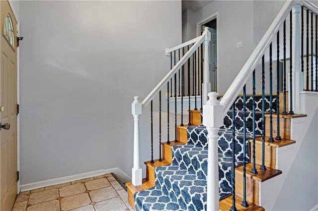 2400 NE Dale Hunter Drive, Lee's Summit, MO 64086