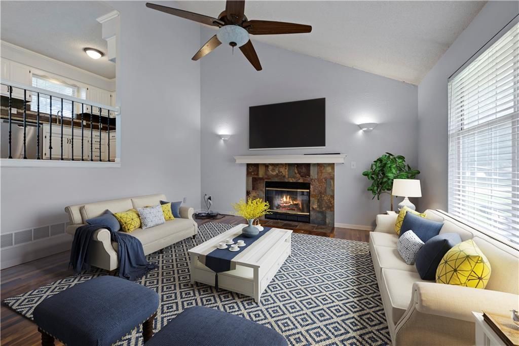 2400 NE Dale Hunter Drive, Lee's Summit, MO 64086
