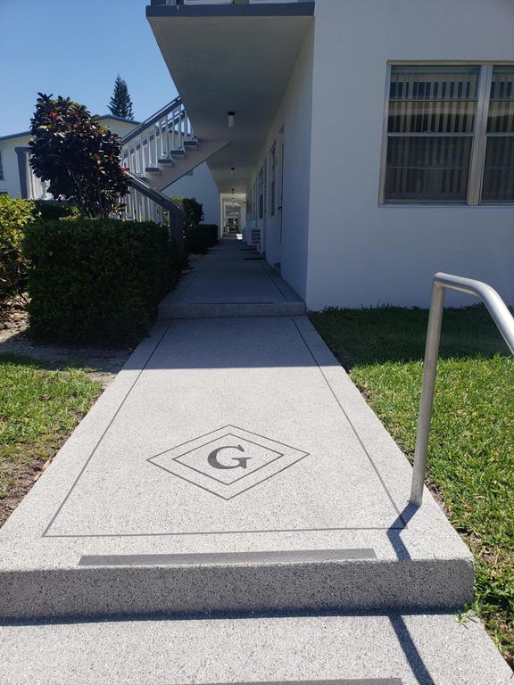 157 Andover G, West Palm Beach, FL 33417