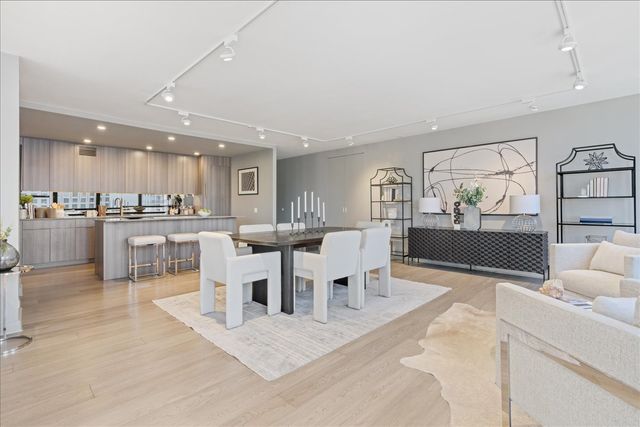 910 N Lake Shore Drive 2820, Chicago, IL 60611
