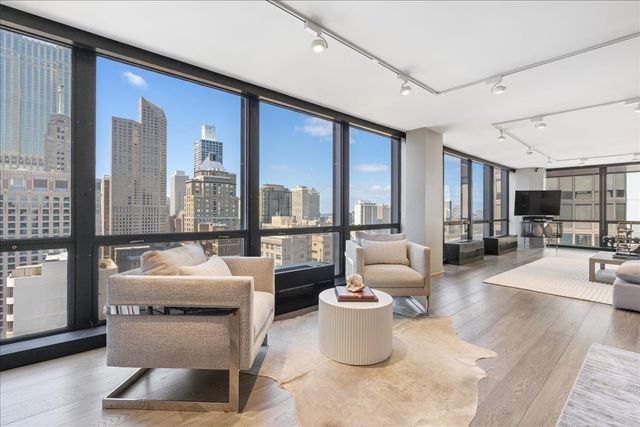 910 N Lake Shore Drive 2820, Chicago, IL 60611