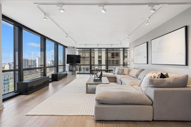 910 N Lake Shore Drive 2820, Chicago, IL 60611