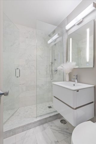 910 N Lake Shore Drive 2820, Chicago, IL 60611