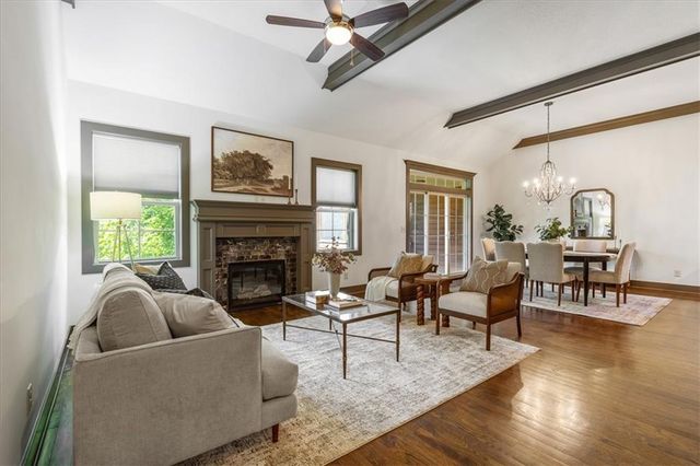 14835 Meadow Lane, Leawood, KS 66224