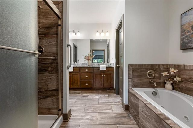14835 Meadow Lane, Leawood, KS 66224