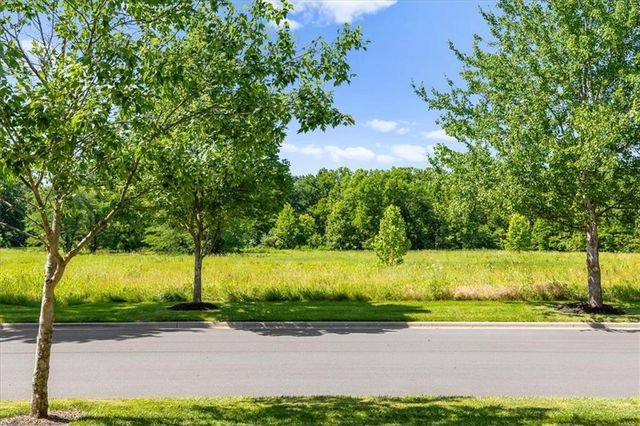 14835 Meadow Lane, Leawood, KS 66224