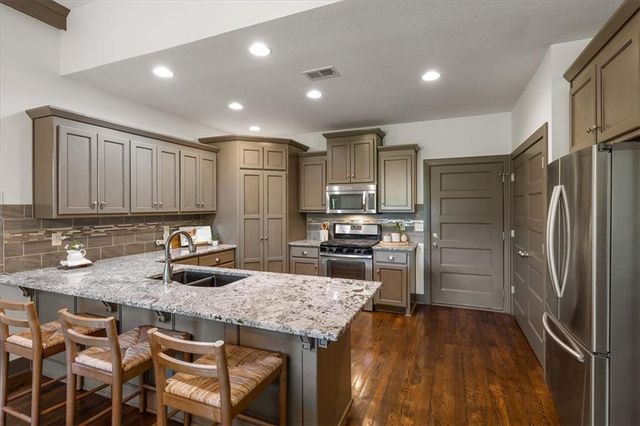 14835 Meadow Lane, Leawood, KS 66224