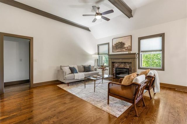 14835 Meadow Lane, Leawood, KS 66224