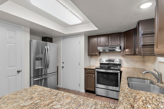 1188 CANNON DR, Farmington, UT 84025