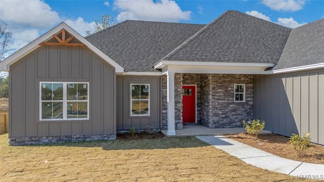 17 Lorie Lee Loop, Deatsville, AL 36022