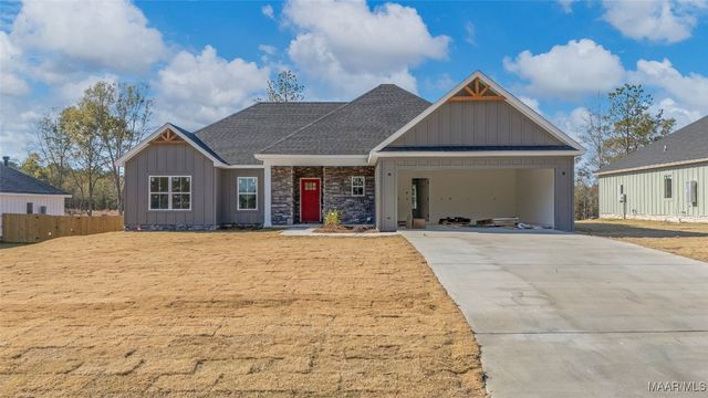 17 Lorie Lee Loop, Deatsville, AL 36022