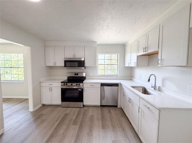 333 E CHELSEA STREET, Deland, FL 32724