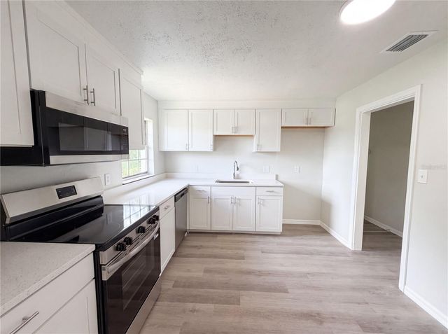 333 E CHELSEA STREET, Deland, FL 32724