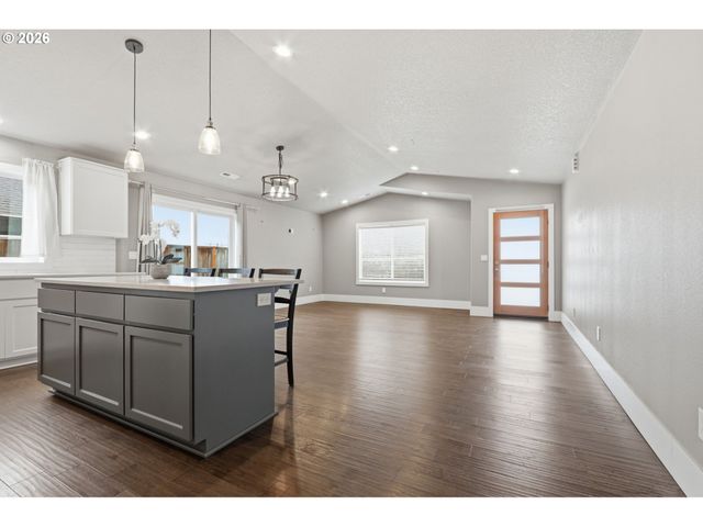 2215 Ne 88TH St, Vancouver, WA 98665