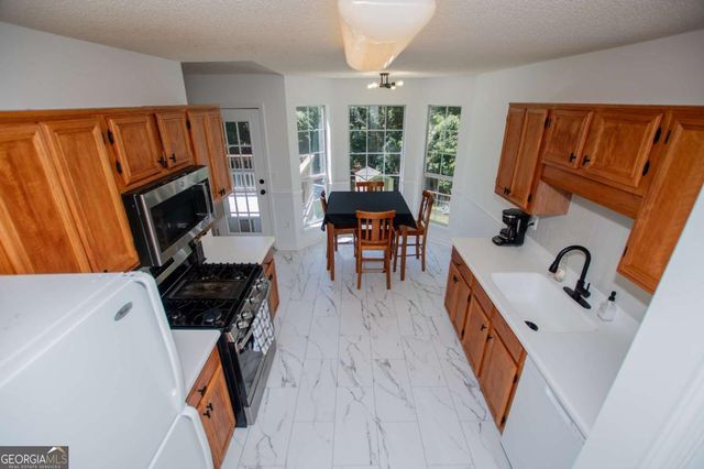 4233 Sturbridge Drive, Douglasville, GA 30135