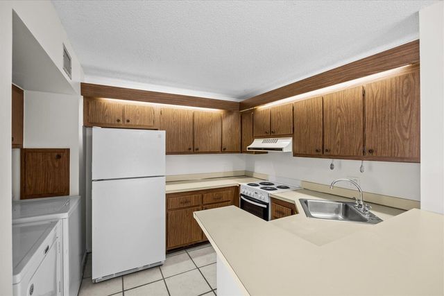 3548 Gardens East Drive B, Palm Beach Gardens, FL 33410