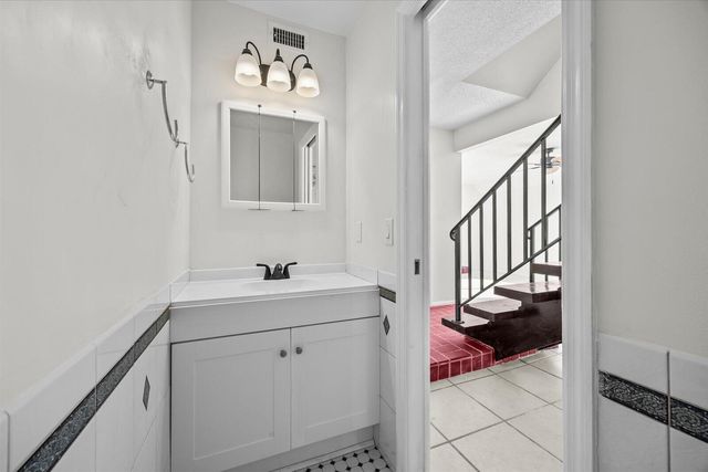 3548 Gardens East Drive B, Palm Beach Gardens, FL 33410