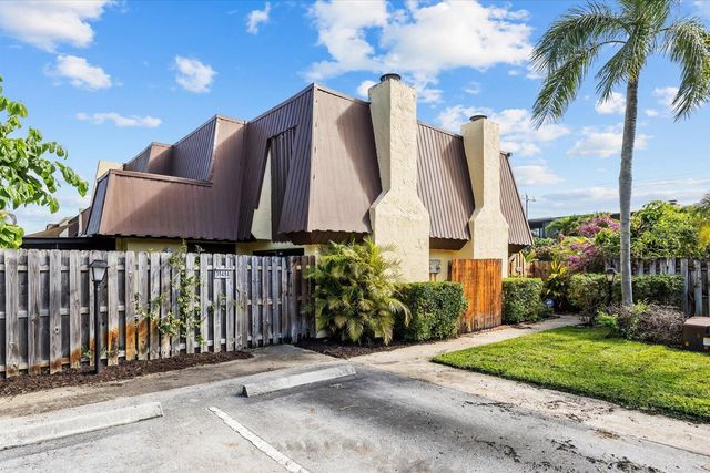 3548 Gardens East Drive B, Palm Beach Gardens, FL 33410