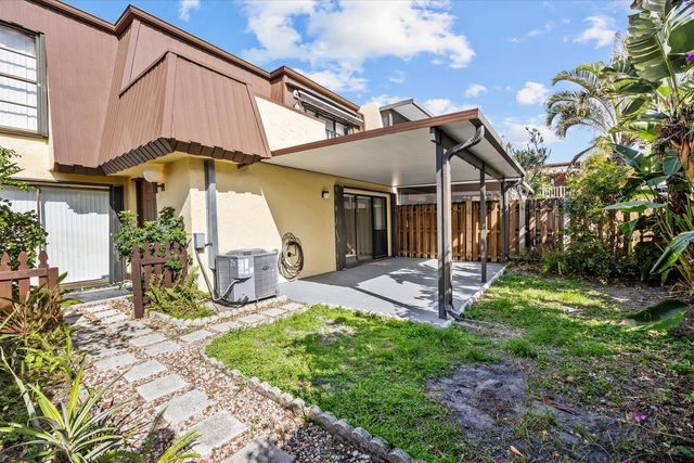 3548 Gardens East Drive B, Palm Beach Gardens, FL 33410